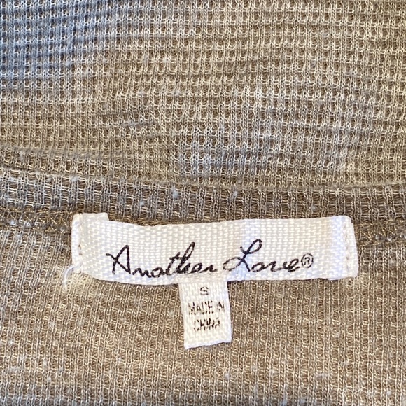 🎉 NEW 🎉 ANOTHER LOVE UNIQUE KEY HOLE TOP‼️ - Picture 10 of 12